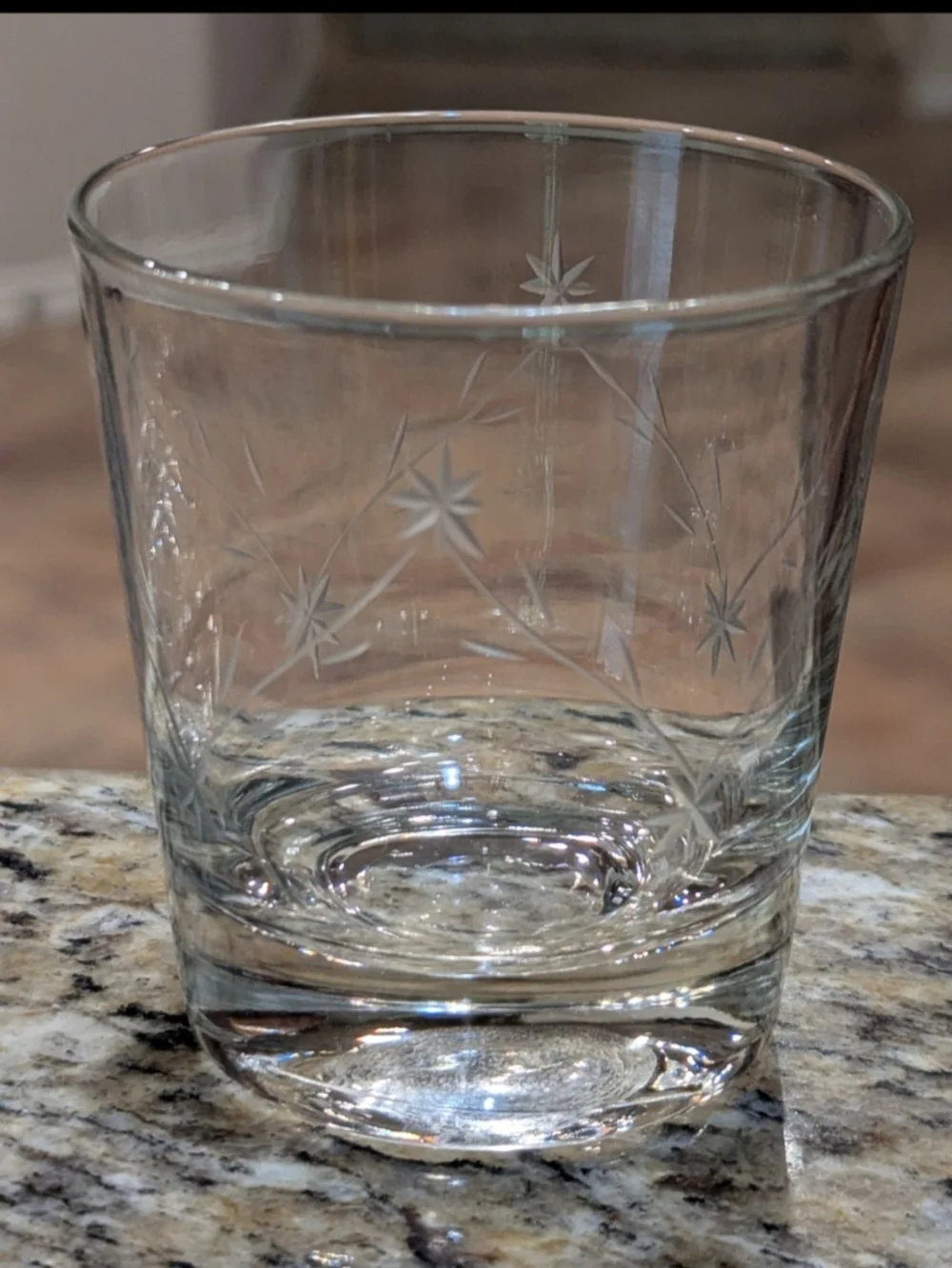 Clear Star-Pattern 8-Piece Whiskey Tumbler Set